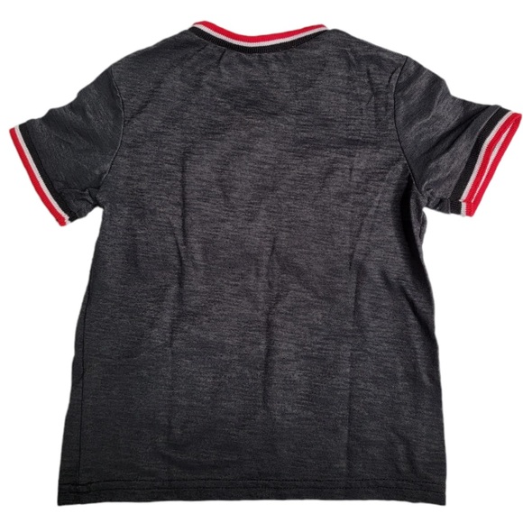 (B) Guess T-shirt 4T - Picture 2 of 5